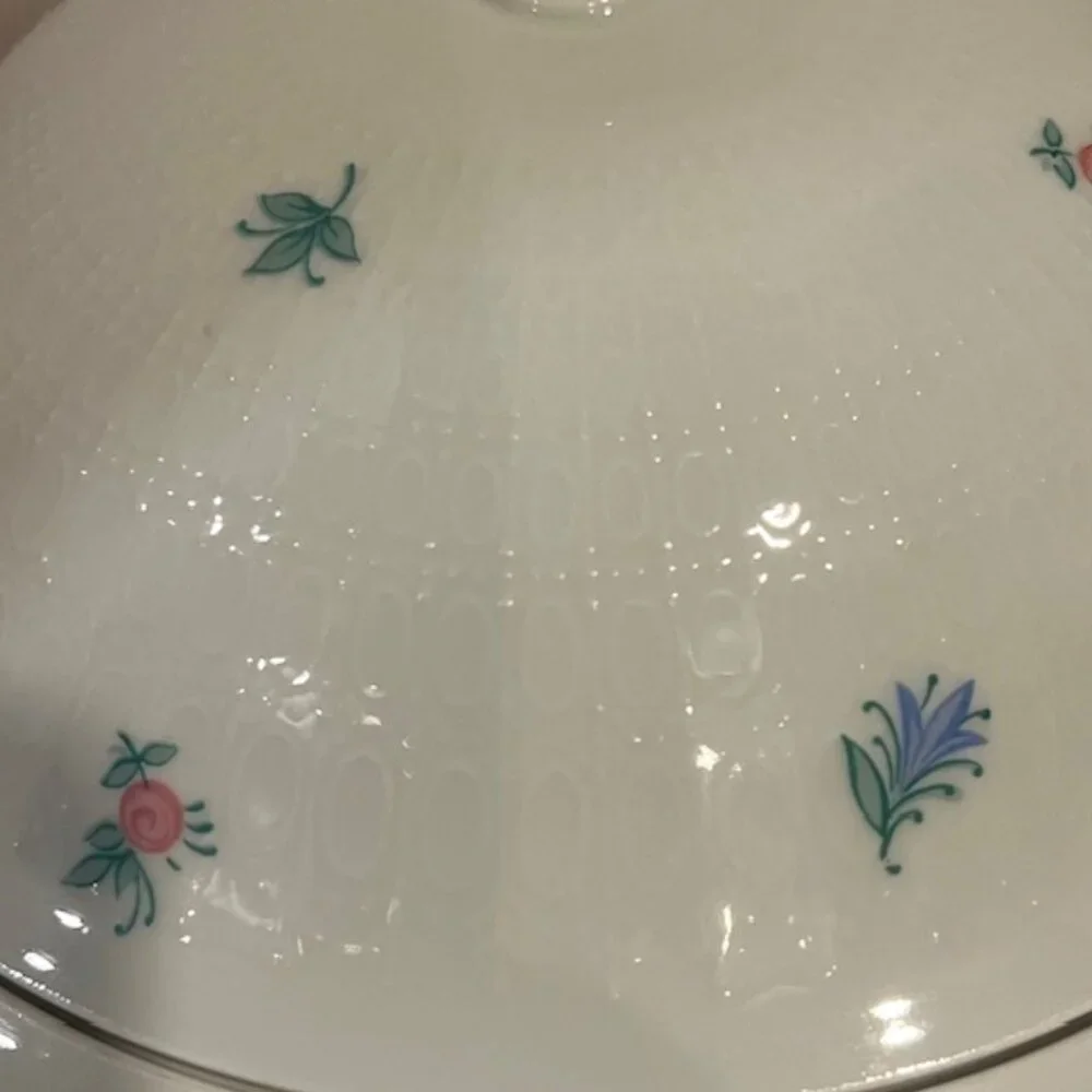 Rosenthal Bjorn Wiinblad Romance Garland Round Covered Casserole Dish